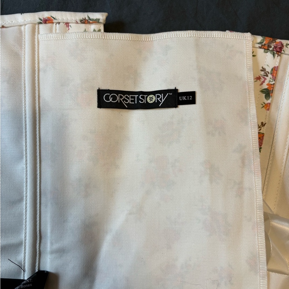 Floral Ruffle Corset Blouse - Picture 3 of 3